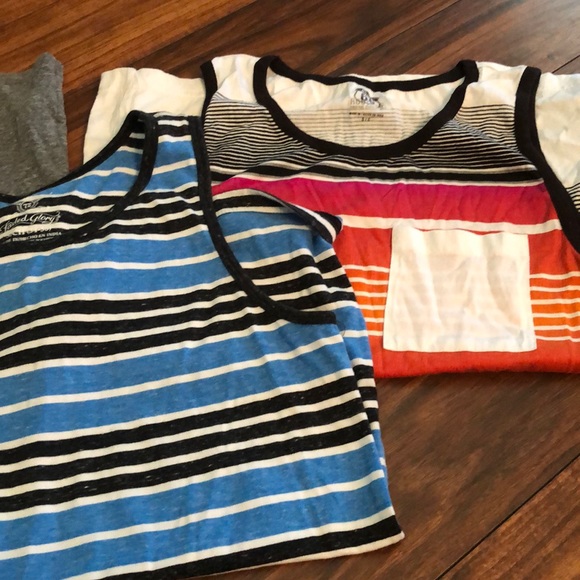 Lot Men’s Small Tank Tops - Picture 5 of 5